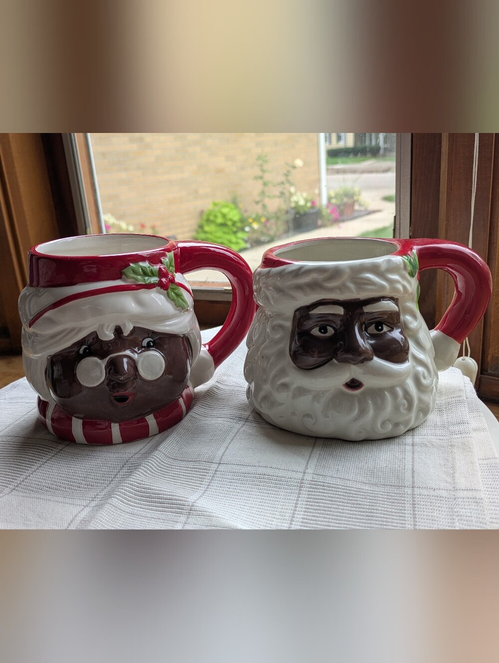 Black Santa & Mrs. Claus Ceramic Mug Set - 15oz/16oz